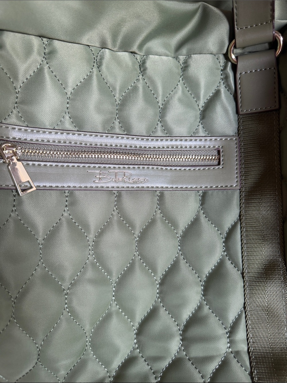 Sateen Olive Travel Weekender 18 in. Bag Removable Shoulder Strap trolly sleeve - Picture 2 of 7